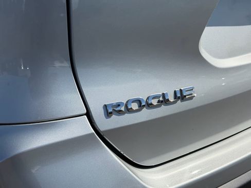 Used 2019 Nissan Rogue S image 12