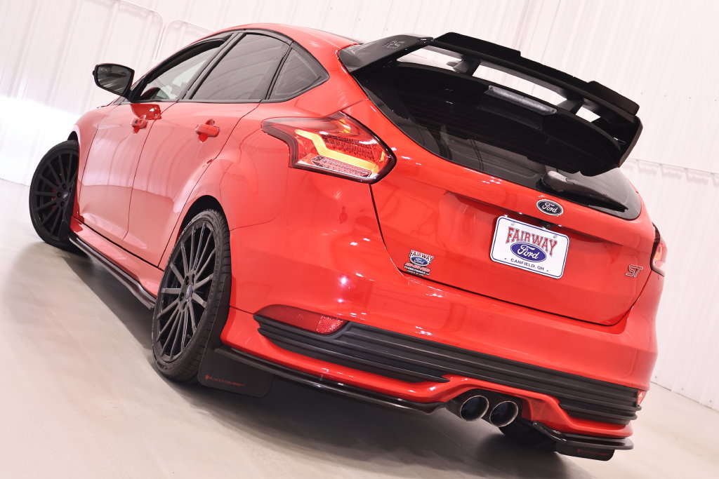 Used 2015 Ford Focus ST w/ Equipment Group 401A FWD image 32