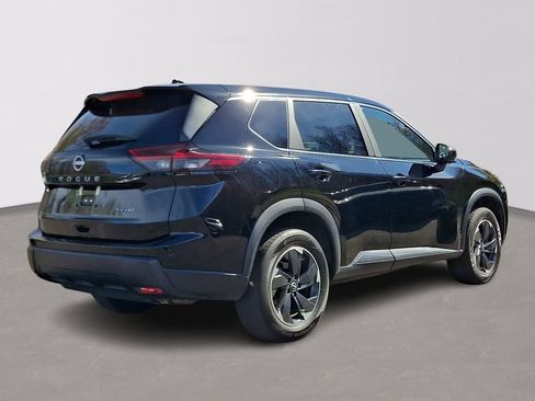 Used 2024 Nissan Rogue SV AWD/4WD image 6