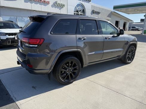 Used 2020 Jeep Grand Cherokee Altitude AWD/4WD image 7