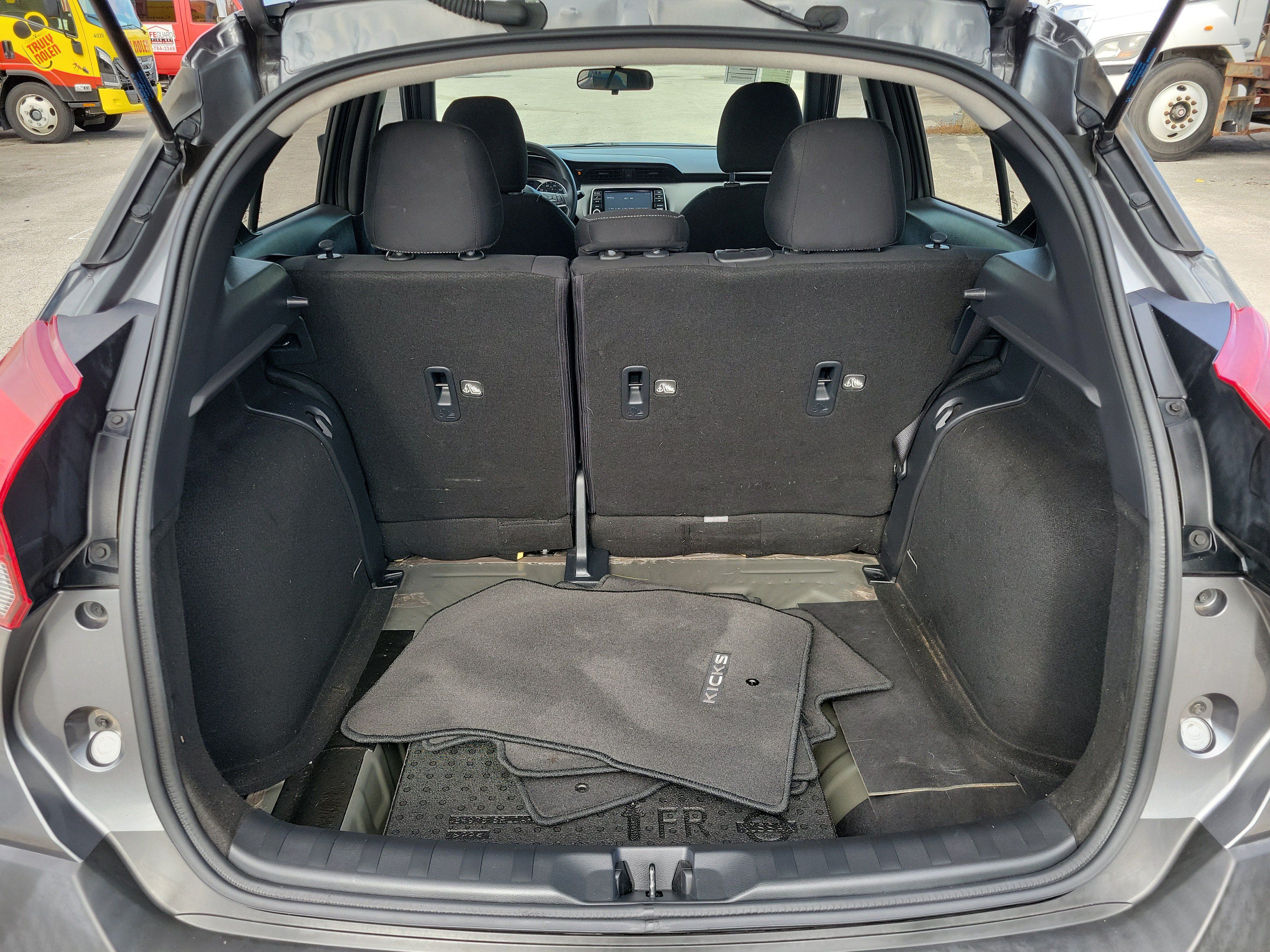 Used 2020 Nissan Kicks S FWD image 12