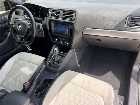 Used 2016 Volkswagen Jetta Sport FWD image 12