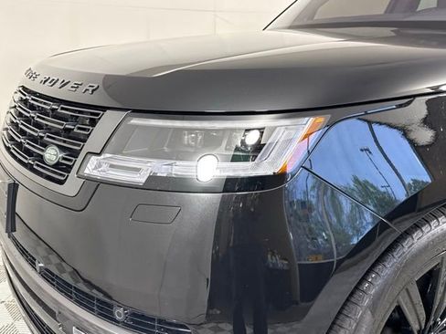Used 2023 Land Rover Range Rover SE image 9