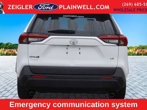 Used 2021 Toyota RAV4 LE image 4