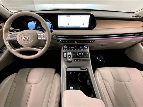 Used 2024 Hyundai Palisade Limited FWD image 17