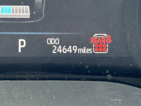 Certified 2025 Toyota Sienna XLE FWD image 31