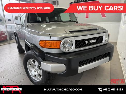 Used 2010 Toyota FJ Cruiser Sport Utility 2D image 4