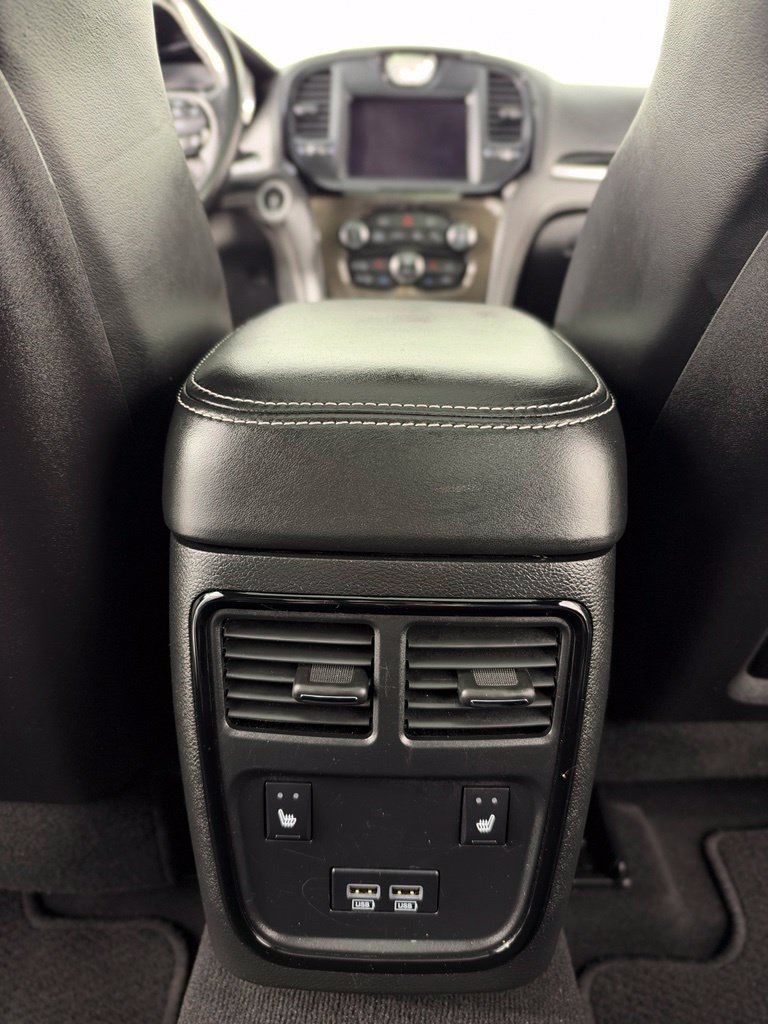 Used 2023 Chrysler 300 C RWD image 21