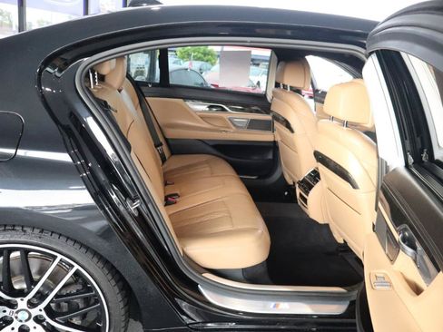 Used 2017 BMW 740i RWD image 36