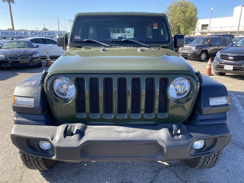 Used 2020 Jeep Wrangler Unlimited Sport AWD/4WD image 3
