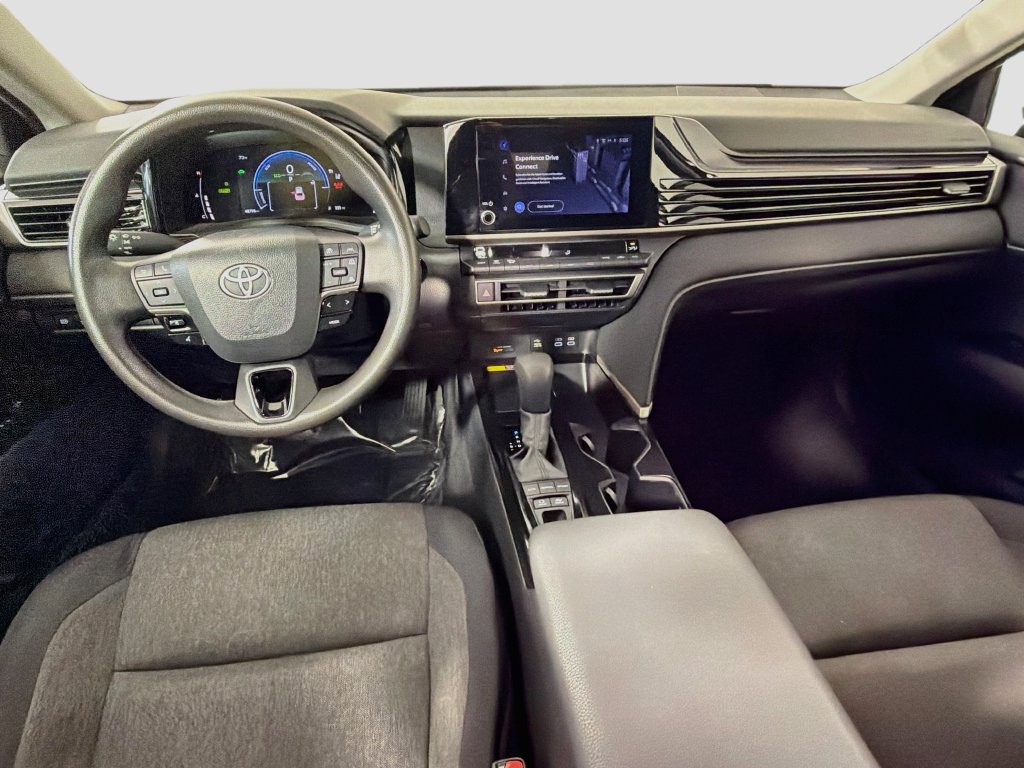 Used 2025 Toyota Camry LE FWD image 23