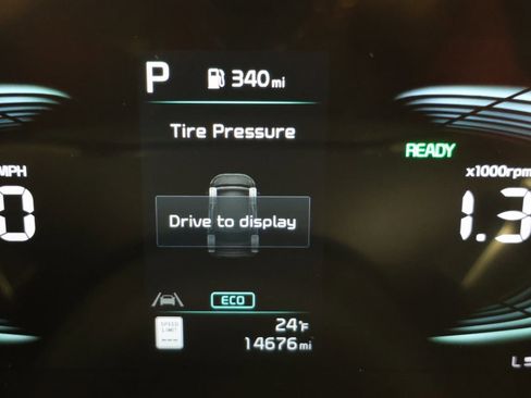 Used 2024 Kia Niro EX image 12