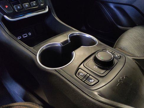 Used 2019 GMC Terrain SLT image 26