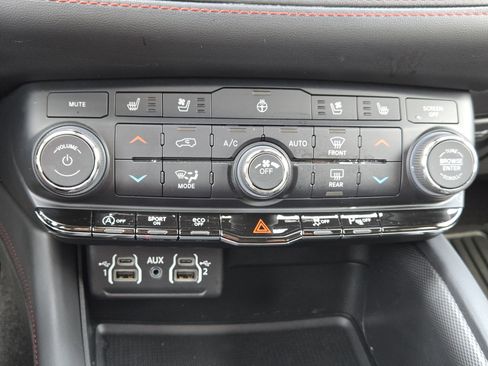 Used 2024 Dodge Durango GT image 22