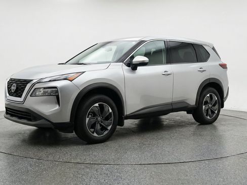 Used 2025 Nissan Rogue SV AWD/4WD image 3