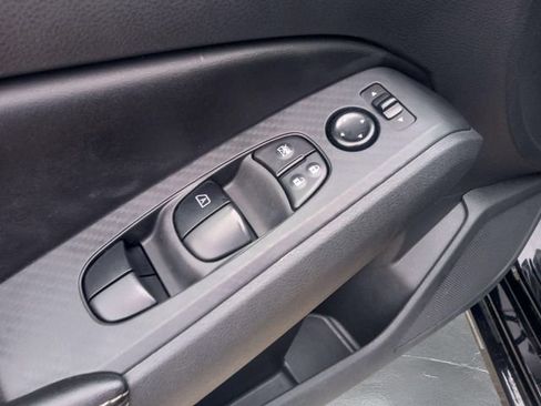 Used 2024 Nissan Altima 2.5 SV FWD image 14