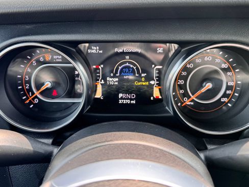 Used 2020 Jeep Gladiator Overland AWD/4WD image 18