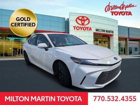 Certified 2025 Toyota Camry LE FWD image 1