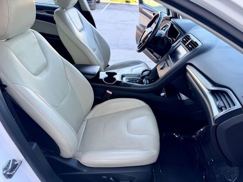 Used 2015 Ford Fusion Titanium image 16