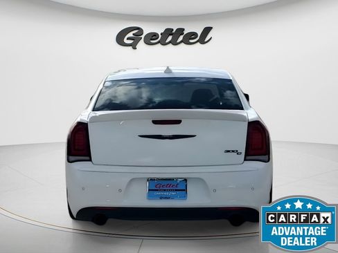 Used 2023 Chrysler 300 C image 3