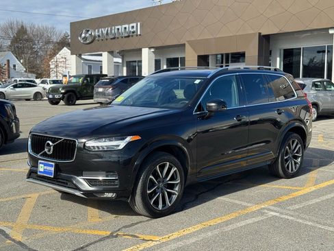 Used 2017 Volvo XC90 T6 Momentum w/ Vision Package image 3