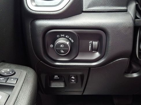 Used 2022 RAM 1500 Big Horn AWD/4WD image 22