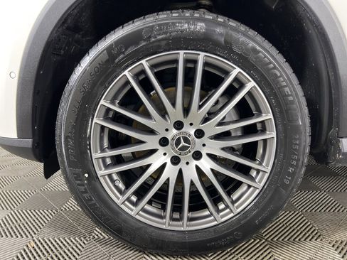 Certified 2025 Mercedes-Benz GLC 300 4MATIC image 50