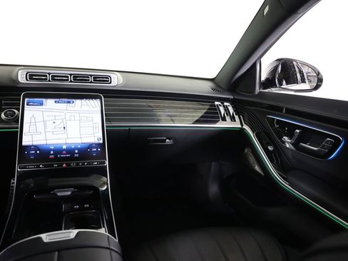 Used 2022 Mercedes-Benz S 500 4MATIC w/ AMG Line Package image 37