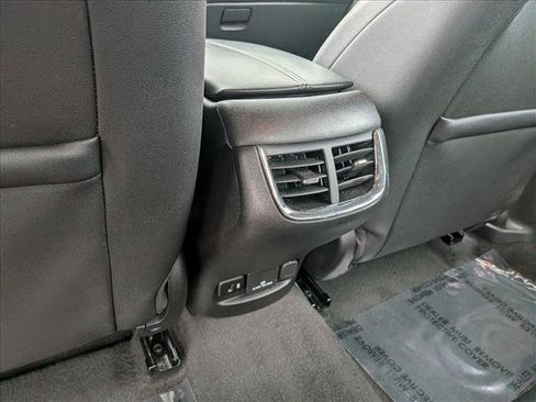 Used 2024 Chevrolet Malibu LT image 16