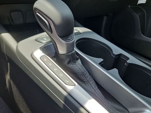 Used 2025 Chevrolet Trax LS FWD image 25