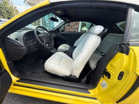 Used 2001 Ford Mustang GT image 15