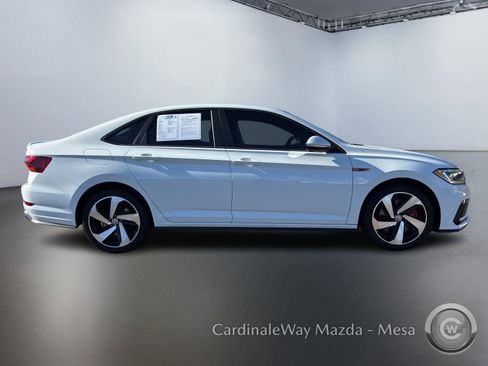Used 2019 Volkswagen Jetta GLI image 3
