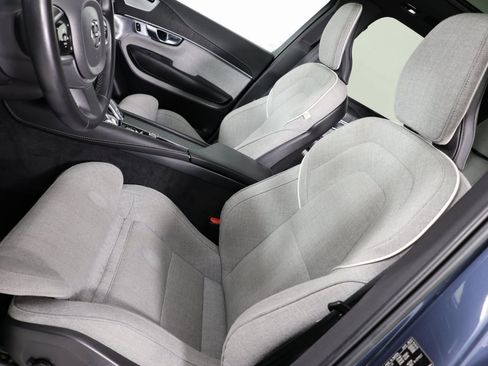 Used 2023 Volvo XC90 T8 Ultimate image 10