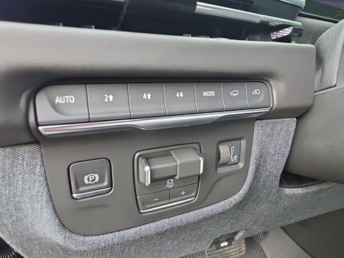 Used 2026 Cadillac Escalade Platinum Sport w/ LPO, ONYX Package AWD/4WD image 23