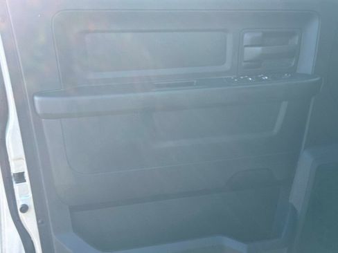 Used 2017 RAM 2500 Tradesman w/ Chrome Appearance Group image 16