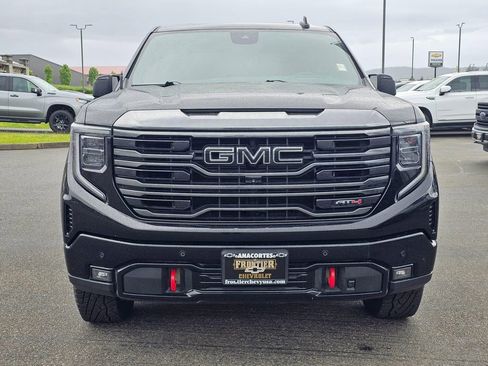 Used 2023 GMC Sierra 1500 AT4 w/ AT4 Premium Package AWD/4WD image 8