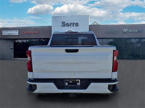 Used 2020 Chevrolet Silverado 1500 Custom w/ Custom Value Package image 5