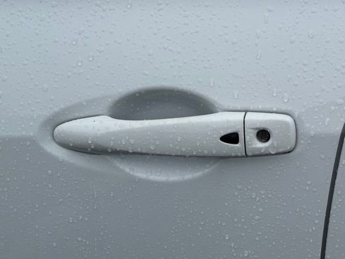 Used 2024 Nissan Kicks SV image 13