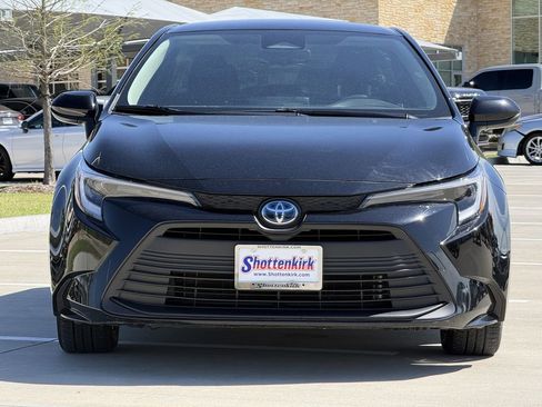 Used 2023 Toyota Corolla LE image 8