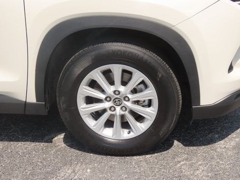 Used 2024 Toyota Grand Highlander AWD image 9