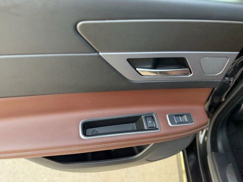 Used 2016 Jaguar XF R-Sport image 18