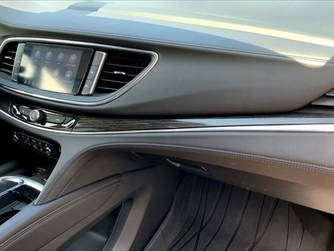 Certified 2021 Buick Enclave Avenir w/ Avenir Technology Package AWD/4WD image 17