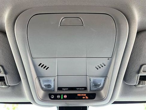 Used 2022 GMC Terrain SLE w/ Driver Convenience Package FWD image 37