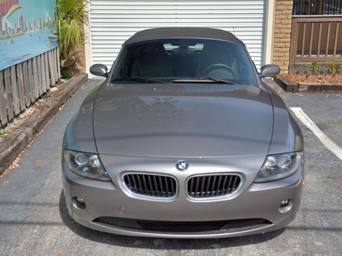 Used 2005 BMW Z4 2.5i image 3