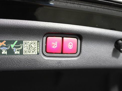 Used 2022 Mercedes-Benz C 300 Sedan image 33