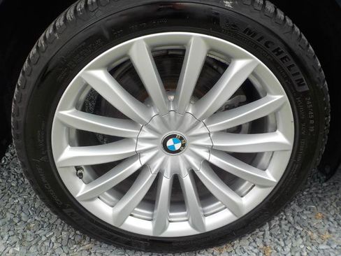 Used 2019 BMW 740i xDrive w/ Executive Package image 34