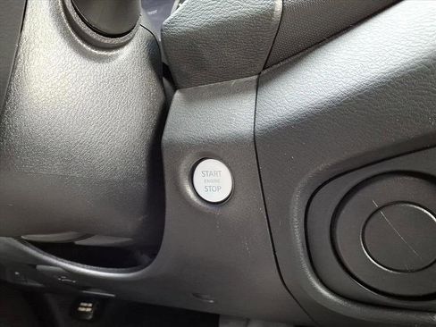 Used 2022 Nissan Frontier SV image 36