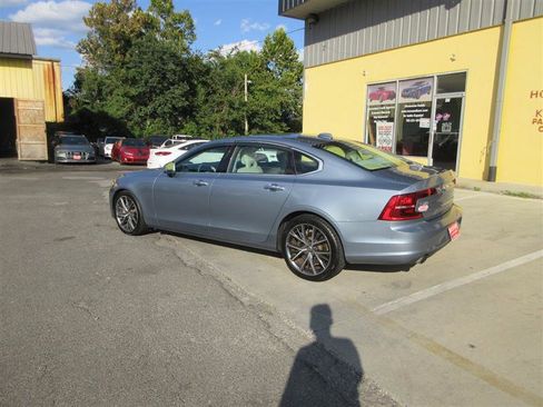 Used 2018 Volvo S90 T5 Momentum w/ Convenience Package image 3