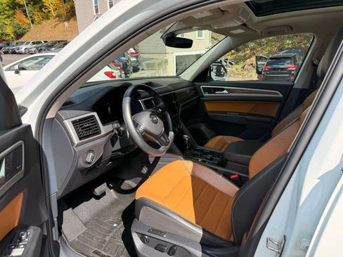 Used 2019 Volkswagen Atlas SEL Premium image 12
