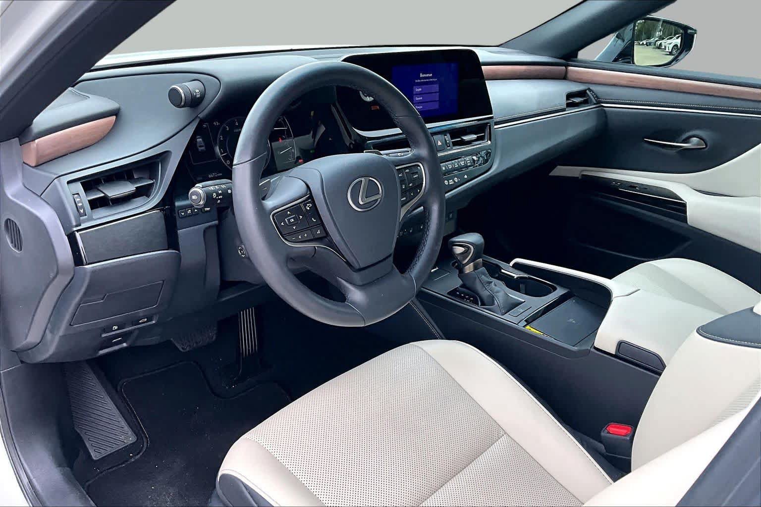 Used 2025 Lexus ES 350 w/ Premium Package FWD image 18